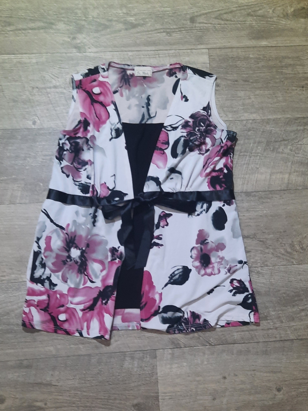 La Khaki Black & Pink Floral Blouse